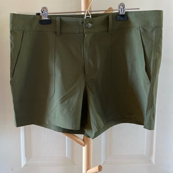 Olive Green activewear shorts. - Picture 1 of 7